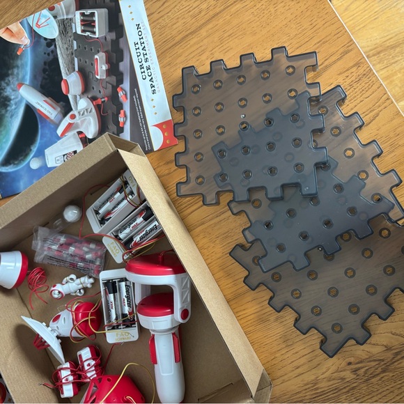 FAO Schwarz Circuit Space Station Set - Red, White, and Black - Picture 5 of 5